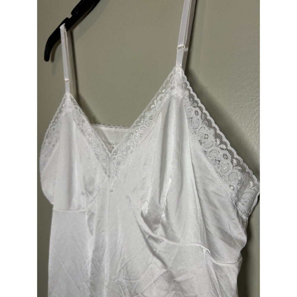 Vanity Fair Women's Size 40 White Lace Satin Cami slip Top Adjustable Straps EUC - Picture 8 of 11